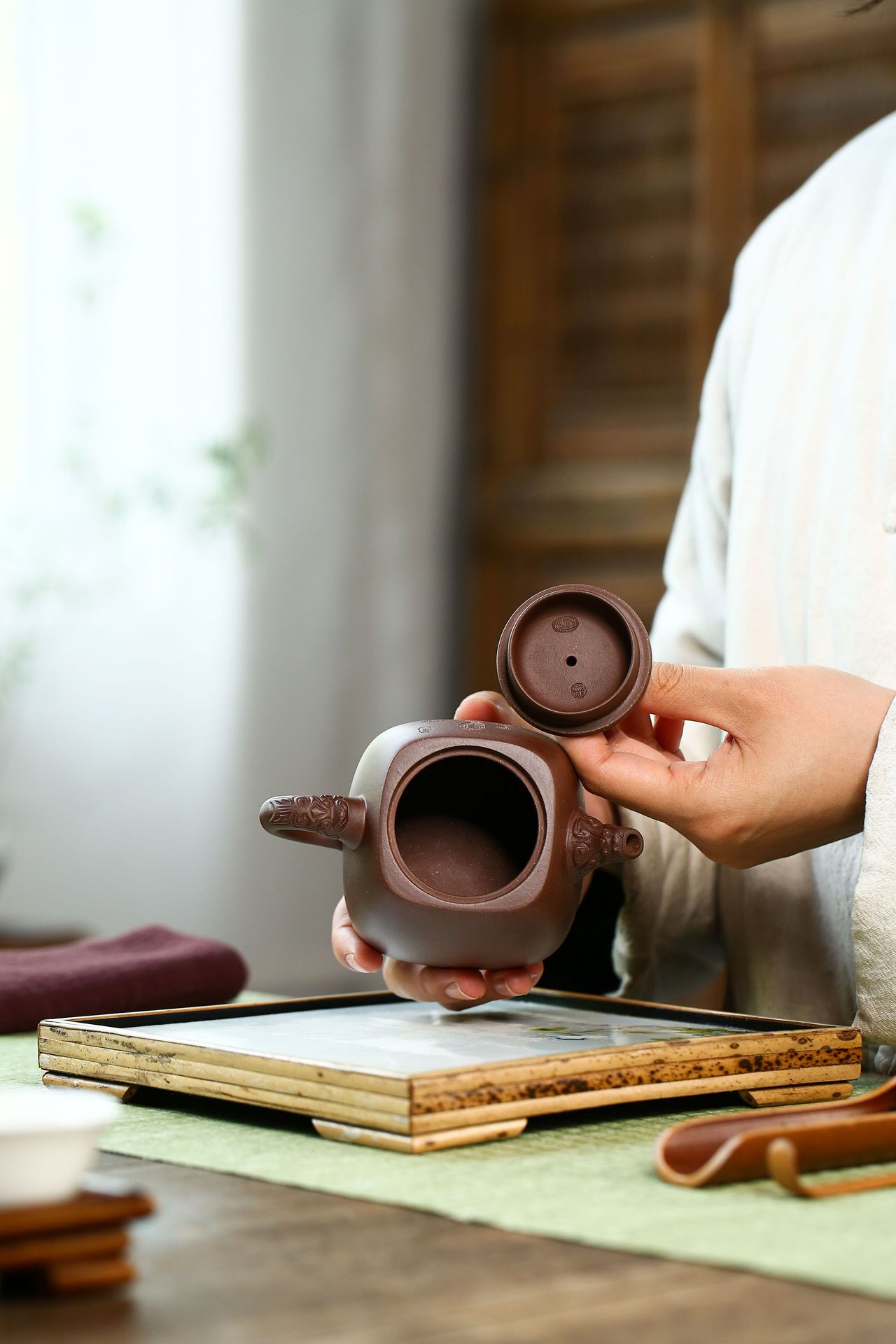 匠心传承，茗茶雅器 宜兴原矿紫泥双龙汉铎壶批发与零售解析